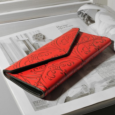 Кошелёк женский, вкладыш для карт на кнопке, цвет красный