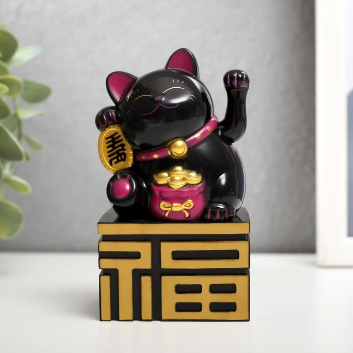 Сувенир кот пластик "Манэки-нэко с мешком богатства" 10 х 5,5 х 4,5 см, черный