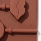 Форма для леденцов Доляна «Поцелуй», силикон, 24×9,4×1,5 см, 6 ячеек (4×2,4 см), с палочками, цвет коричневый - Фото 5