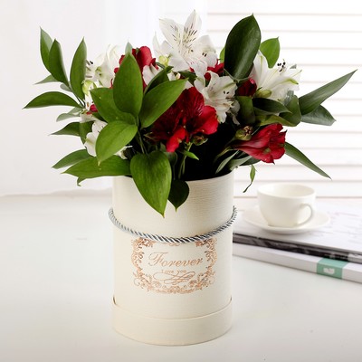 Коробка подарочная, 14 х 14 х 18 см