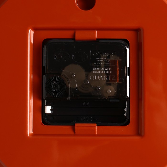 Часы "Герб" настенные, коричневый обод, 28х28 см - фото 1906887120