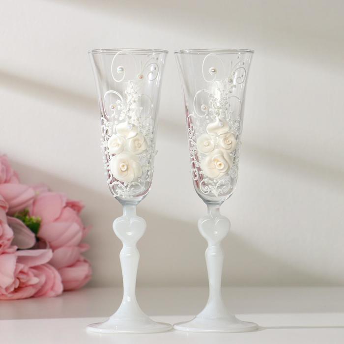 Набор свадебных бокалов "Розы", с лепниной и бисером, белый - Фото 1
