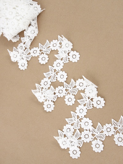 Кружево гипюровое, 50 мм, 14±1 м, белое