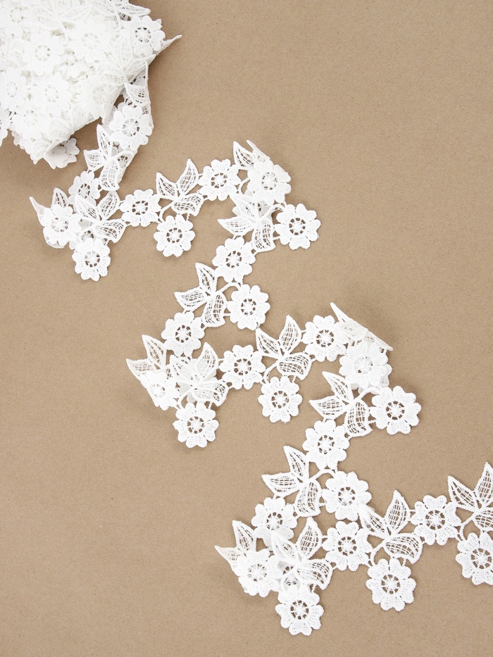 Кружево гипюровое, 50 мм, 14±1 м, белое