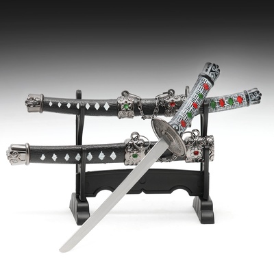 Макет оружия «Сувенирные катаны на подставке 2в1. Кристалл», подарочный набор, ножны чёрный с белыми ромбами, 16 см; 20 см, МИКС