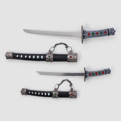 Макет оружия «Сувенирные катаны на подставке 2в1. Кристалл», подарочный набор, ножны чёрный с белыми ромбами, 16 см; 20 см, МИКС