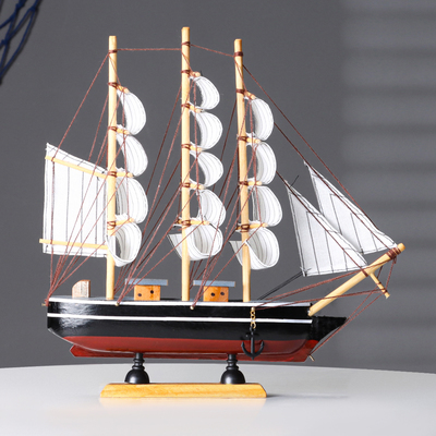 Корабль сувенирный средний «Ганимед»,