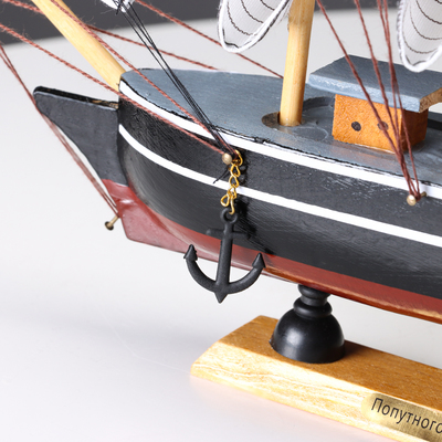 Корабль сувенирный средний «Ганимед»,