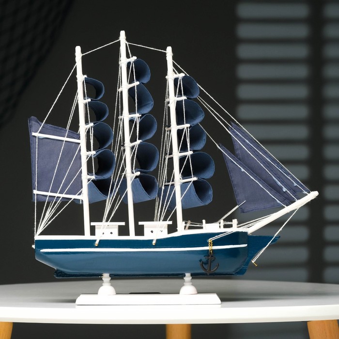 Корабль сувенирный средний «Калева», борта синие с белой полосой, паруса синие, 30х7х32 см - фото 1897962390