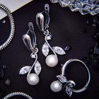 Гарнитур посеребрение 2 предмета: серьги, кольцо «Жемчуг речной» цветы 17 размер - Фото 1