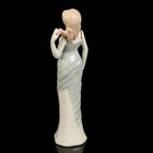 Сувенир керамика "Девушка в струящемся платье с цветком в руке" 21,5х5х4,5 см - Фото 4