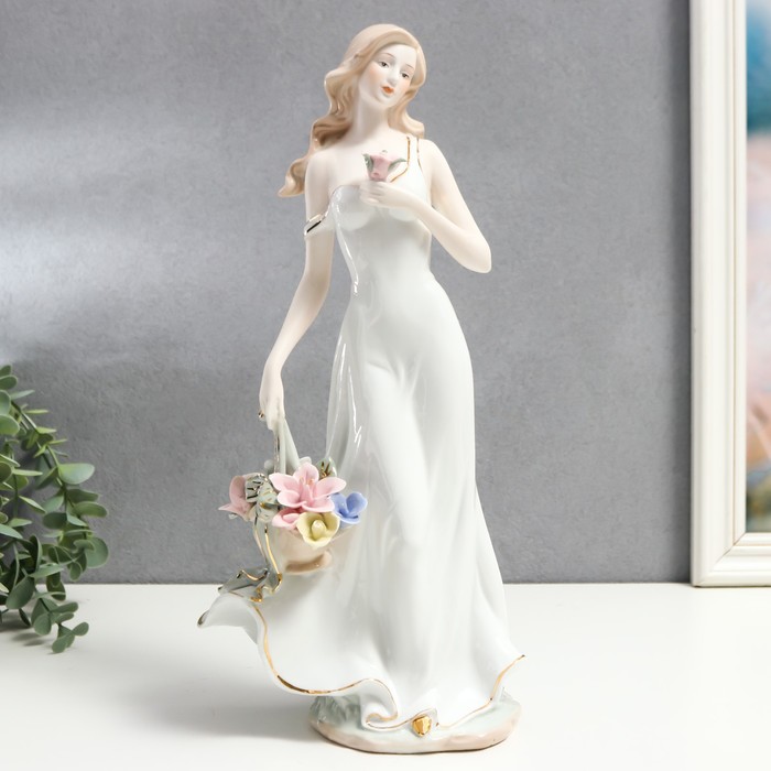 Сувенир керамика "Романтичная девушка с корзиной цветов" 35х16х11 см - фото 1899571059