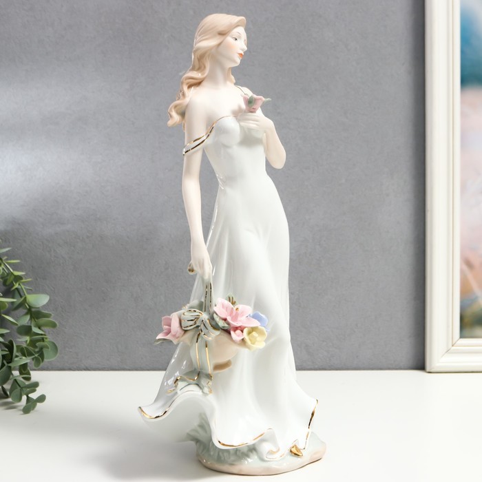 Сувенир керамика "Романтичная девушка с корзиной цветов" 35х16х11 см - фото 1899571060