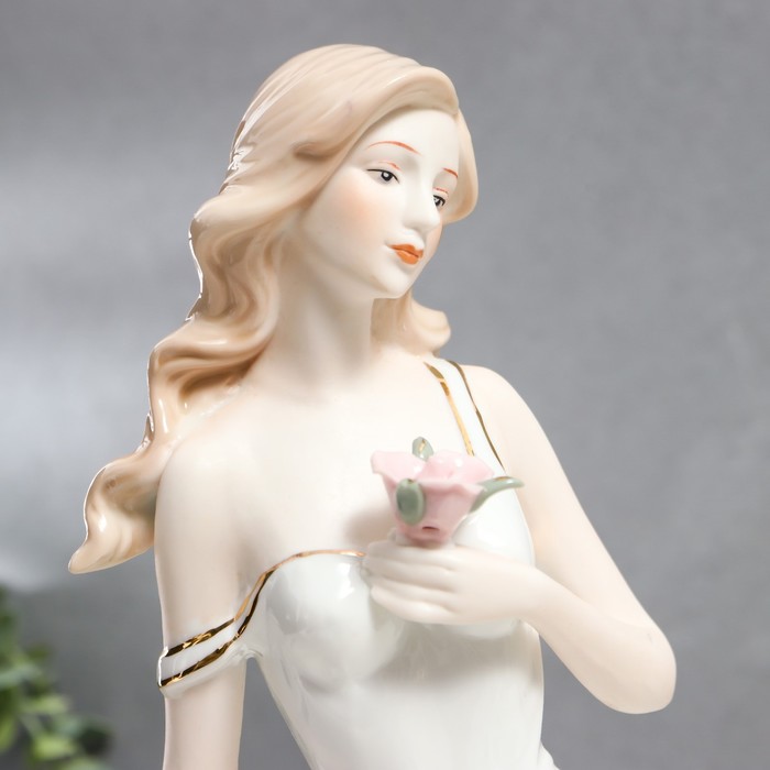 Сувенир керамика "Романтичная девушка с корзиной цветов" 35х16х11 см - фото 1899571062