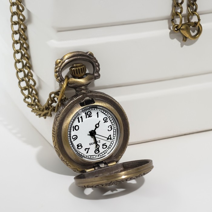 Часы карманные "Бабочка", кварцевые, 3.5 х 2.6 см - фото 1906895255