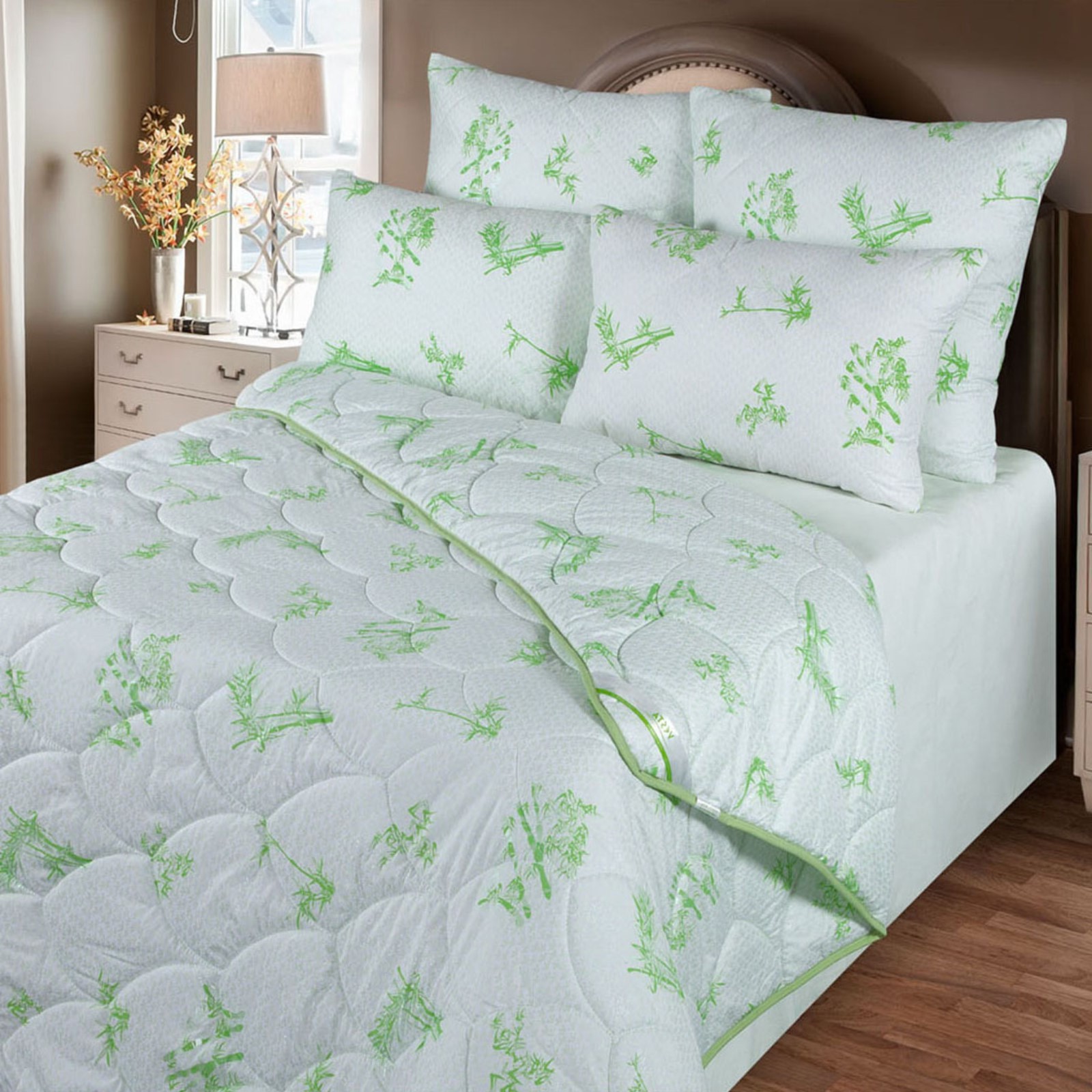 Одеяло зимнее 140х205, бамбуковое волокно, ткань глосс-сатин, полиэстер .