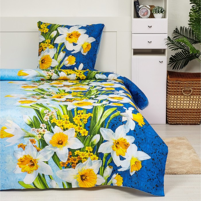 Постельное бельё Экономь и Я 1,5 сп Ирисы на синем 148х198 ± 5 см, 150х202 ± 5 см, 70х70 ± 5 см - 1 ш, хл 100%, бязь 100г/м2 - Фото 1