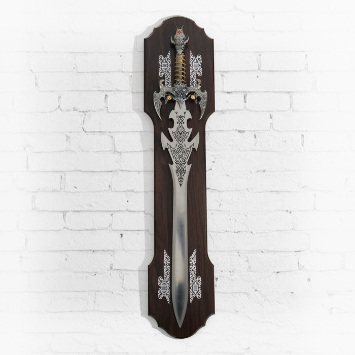Панно на стену «Макет оружия: сувенирный меч на планшете. Дракон», декор настенный, резное лезвие, золотая рукоять - Фото 1