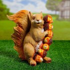 Садовая фигура "Белка с орехами" 25х25х11см - Фото 1