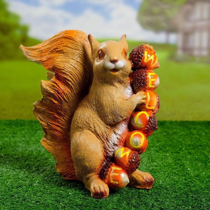 Садовая фигура "Белка с орехами" 25х25х11см - Фото 1