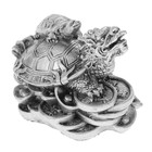Нэцкэ полистоун серебро "Драконочерепаха с черепахой на монетах" 6х7,5х5,5 см - Фото 2