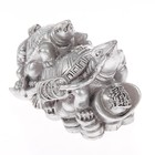 Нэцкэ полистоун серебро "Три черепахи на монетах со слитком золота" 6х9,5х4,5 см - Фото 3