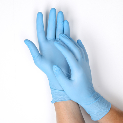 Перчатки нитриловые неопудренные A.D.M., размер S, 100 шт/уп, 7 г, цвет голубой