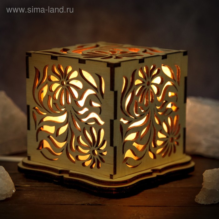 Светильник соляной "Цветы", куб, цельный кристалл, деревянный декор - Фото 1