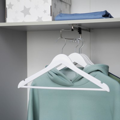 Плечики для одежды с антискользящей перекладиной Доляна, размер 44-46, цвет белый
