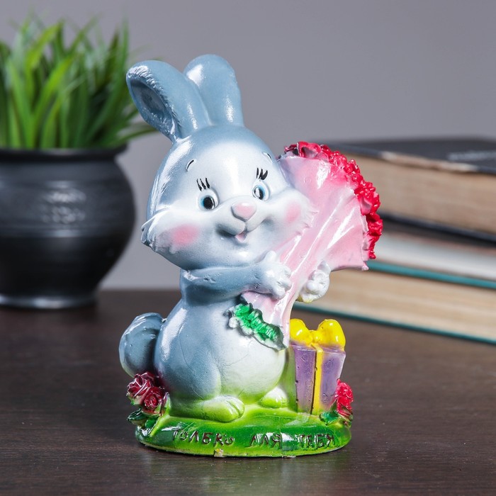 Копилка "Кролик с букетом роз" 9х11х17см - фото 1883205282