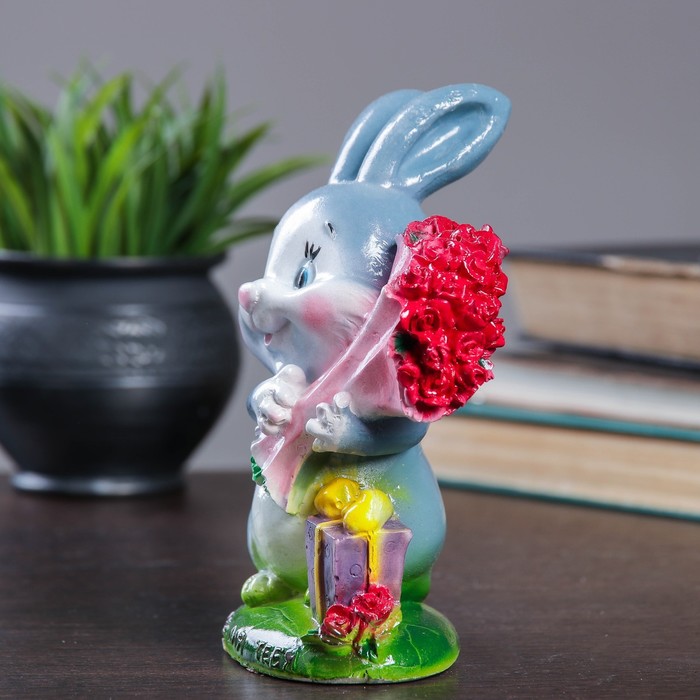 Копилка "Кролик с букетом роз" 9х11х17см - фото 1883205283