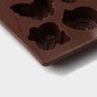Форма для конфет и шоколада Доляна «Насекомые», силикон, 18×17 см, 16 ячеек (3.5×3.5 см), коричневая - Фото 3
