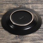 Тарелка керамическая десертная Доляна «Вихрь», d=22 см, цвет чёрный - Фото 3