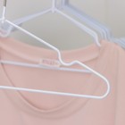 Плечики для одежды детские, размер 30-34, антискользящее покрытие, цвет белый - Фото 3