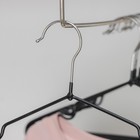 Плечики для одежды детские, размер 30-34, антискользящее покрытие, цвет чёрный - Фото 2