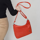 Сумка женская, отдел на молнии, 2 наружных кармана, регулируемый ремень, цвет красный - Фото 4