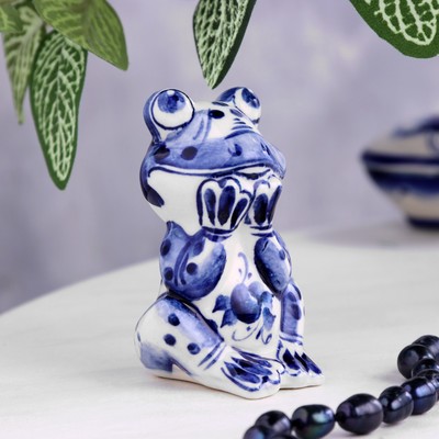 Фигурка фарфор гжель «Лягушка мечта», 7 см, бело-голубой