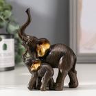 Сувенир полистоун "Слон африканский со слонёнком" коричневый золотые ушки 12,5х9,5х5 см - фото 11745884