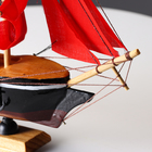 Сувенирная модель корабля «Флора», борта чёрные с белой полосой, паруса алые, 32×6.5×31 см - Фото 4