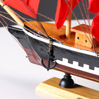 Сувенирная модель корабля «Флора», борта чёрные с белой полосой, паруса алые, 32×6.5×31 см - Фото 5