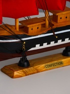 Сувенирная модель корабля «Флора», борта чёрные с белой полосой, паруса алые, 32×6.5×31 см - Фото 7