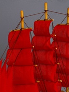 Сувенирная модель корабля «Флора», борта чёрные с белой полосой, паруса алые, 32×6.5×31 см - Фото 8