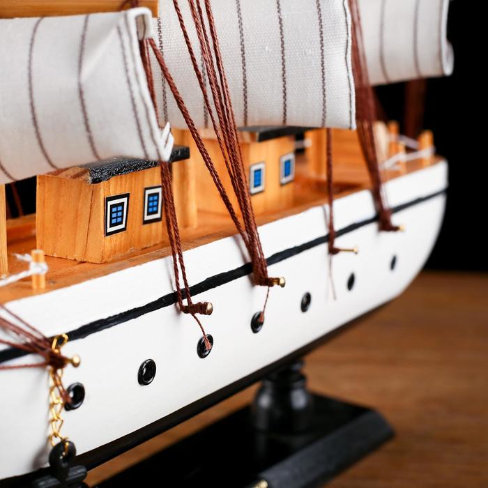 Корабль сувенирный средний «Пиллад», борта белые, паруса белые, 45х9х41 см - фото 1897963388