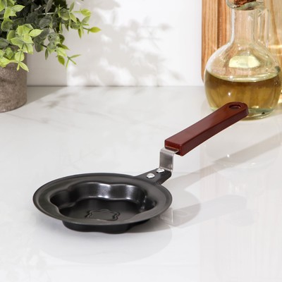 Сковорода Доляна «Цветок», d=12 см, пластиковая ручка, антипригарное покрытие, цвет чёрный