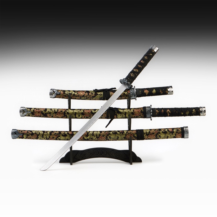 Макет оружия «Сувенирные катаны на подставке 3в1. Драконы на бежевом», подарочный набор, ножны ткань, 47 см; 70 см; 89 см - Фото 1