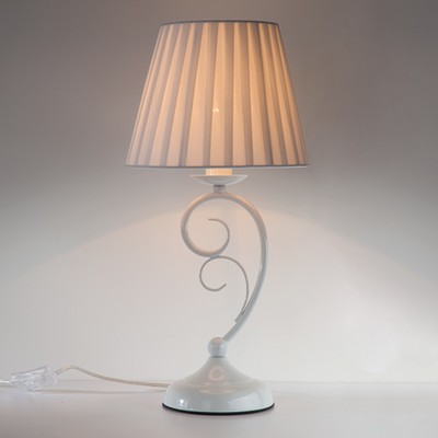 Настольная лампа Severina 1x60Вт Е14, белый 22x22x45,6 см