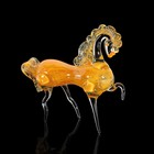Сувенир стекло в стеклокрошку "Конь желтый" 25х25х9 см - Фото 2
