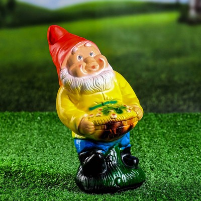 Садовая фигура из гипса «Гном - садовник», 25×13×13 см