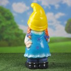 Садовая фигура "Гном девочка с цветами" 13,5х17х40 см МИКС - Фото 3