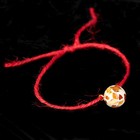 Браслет-оберег "Красная нить. Шарик далматин" с подвеской, янтарь - Фото 1